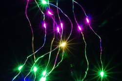 Nexos 60408 sada 2 ks světelný déšť - 64 LED - barevné, 8 stříbrných drátů po 8 LED na baterie